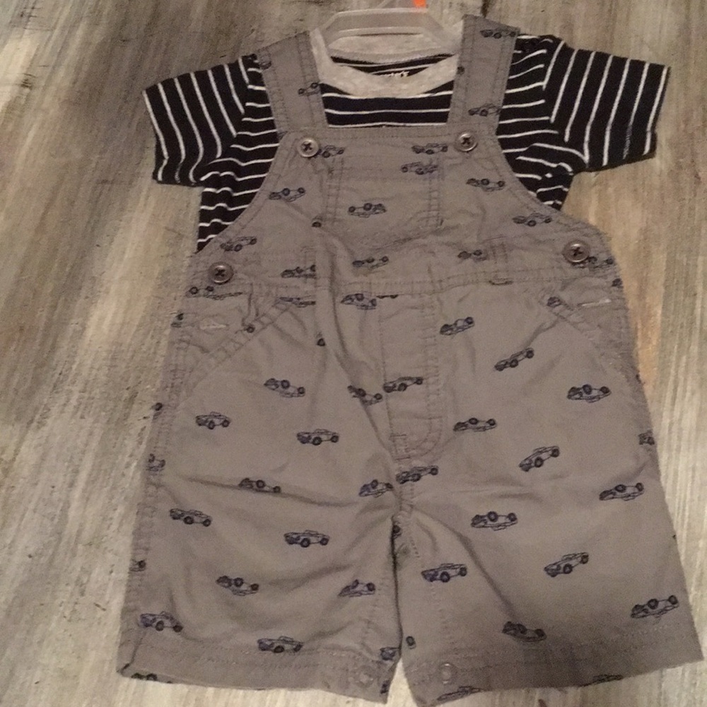 Baby boys “Carter’s” overall outfit NWOT